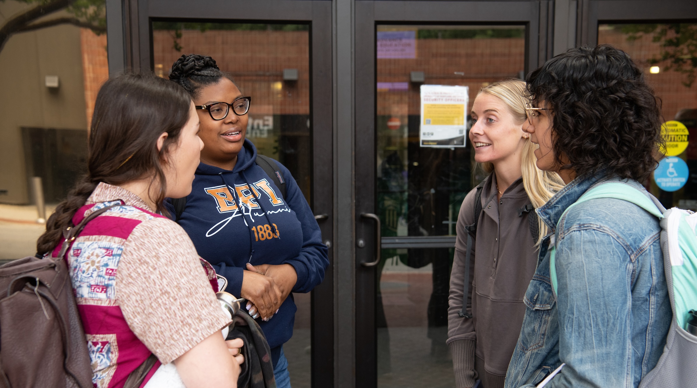 2023 MSW Students in front of SSW